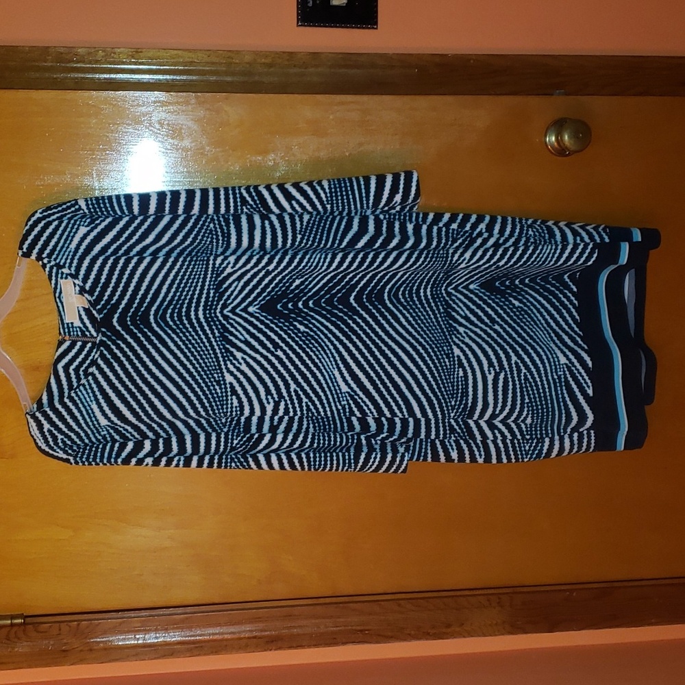 Michael Kors 3/4 sleeve polyester dress in black, blue, and white print